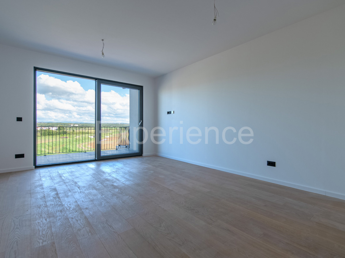 ISTRIA, Umago - appartamento in un nuovo edificio con garage, 3. piano, ASCENSORE!