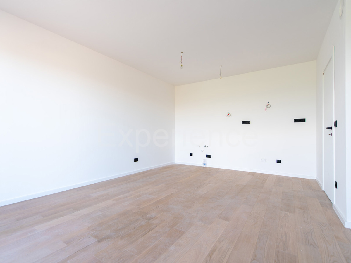 ISTRIA, Umago - appartamento in un nuovo edificio con garage, 3. piano, ASCENSORE!