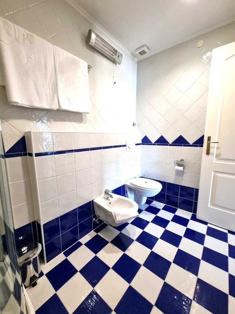 POSIZIONE ESCLUSIVA! Crveni Vrh - appartamento con spaziosa terrazza, a 130 metri dal mare!