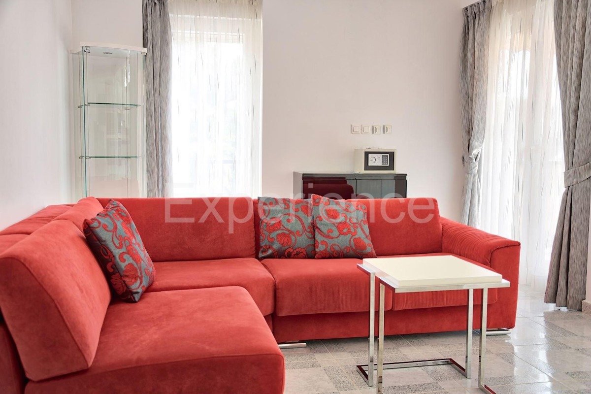 Trilocale arredato a 300 m dal mare con terrazza e garage