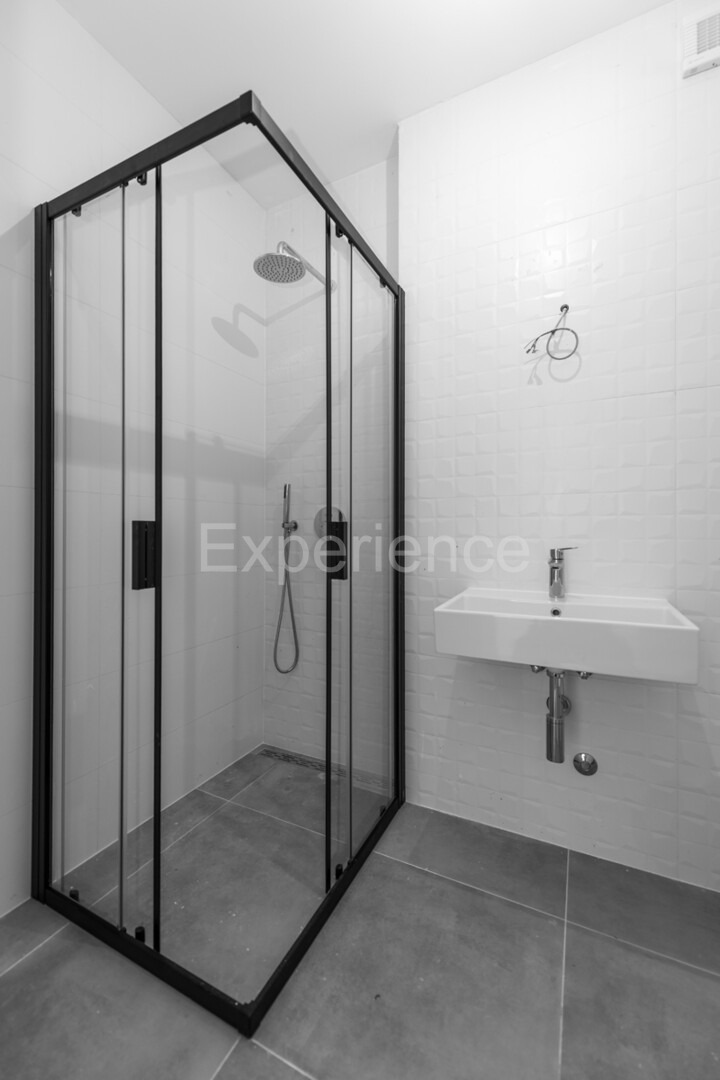 ISTRIA, Umago - appartamento con ampio balcone (10,22 m²), 1. piano, ASCENSORE!