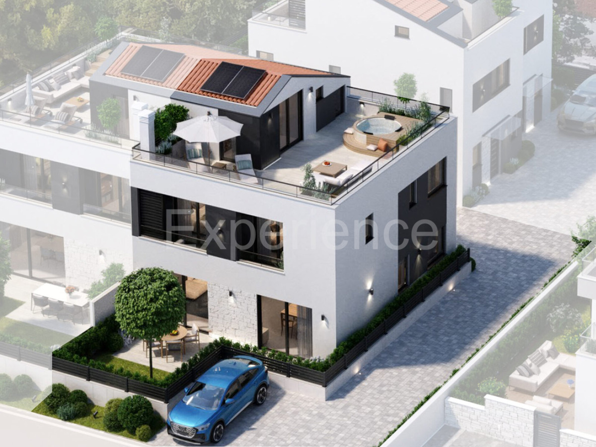 ISTRIA, Parenzo - a soli 2 km dal mare, casa di nuova costruzione con PISCINA!