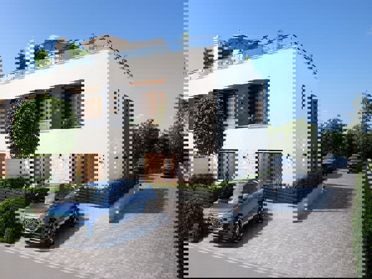 ISTRIA, Parenzo - a soli 2 km dal mare, casa di nuova costruzione con PISCINA!