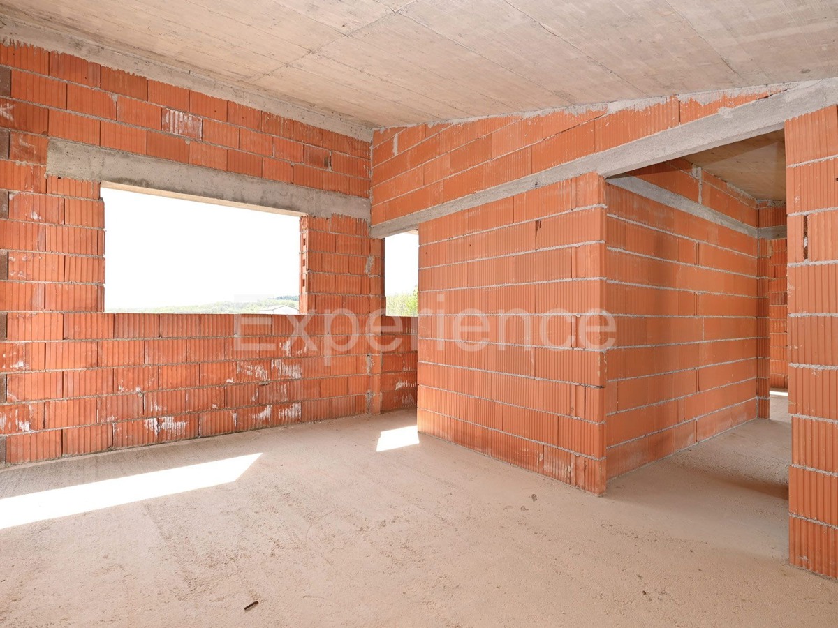 ISTRIA, Visinada: Elegante villa moderna nella fase di costruzione ROH-BAU!