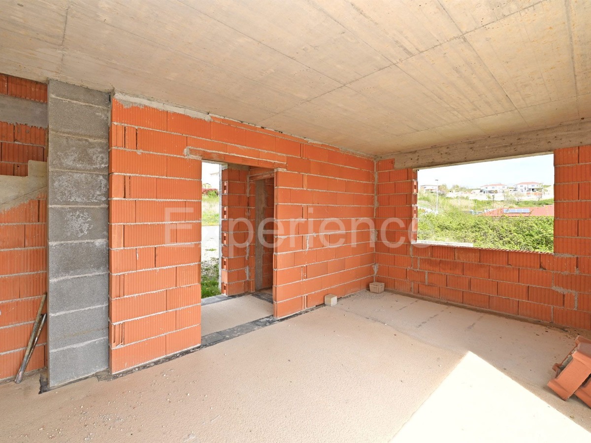 ISTRIA, Visinada: Elegante villa moderna nella fase di costruzione ROH-BAU!