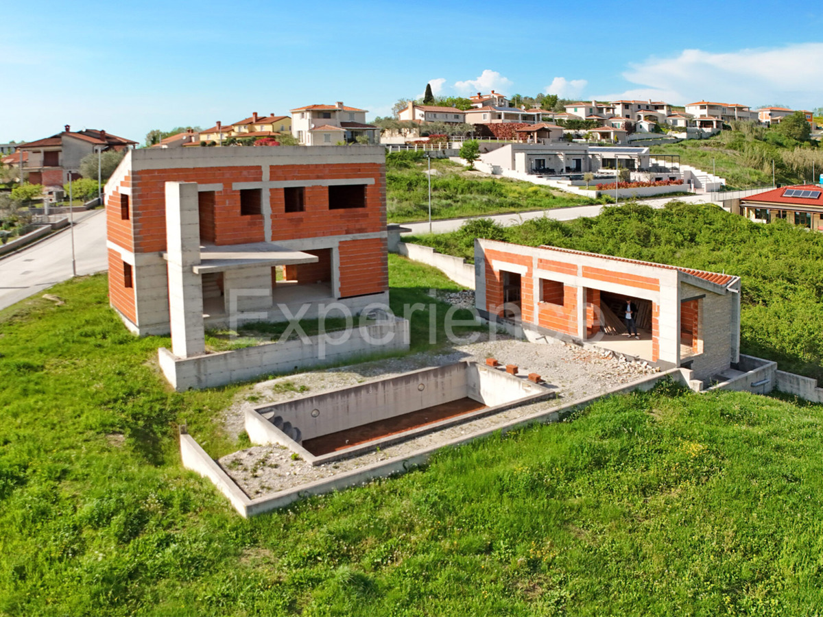 ISTRIA, Visinada: Elegante villa moderna nella fase di costruzione ROH-BAU!