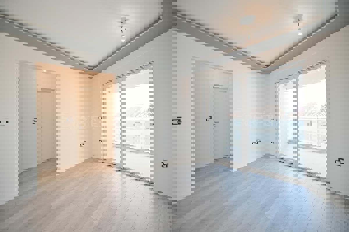 ISTRIA, zona Parenzo – appartamento in un nuovo edificio (58,70 m²), 1. piano