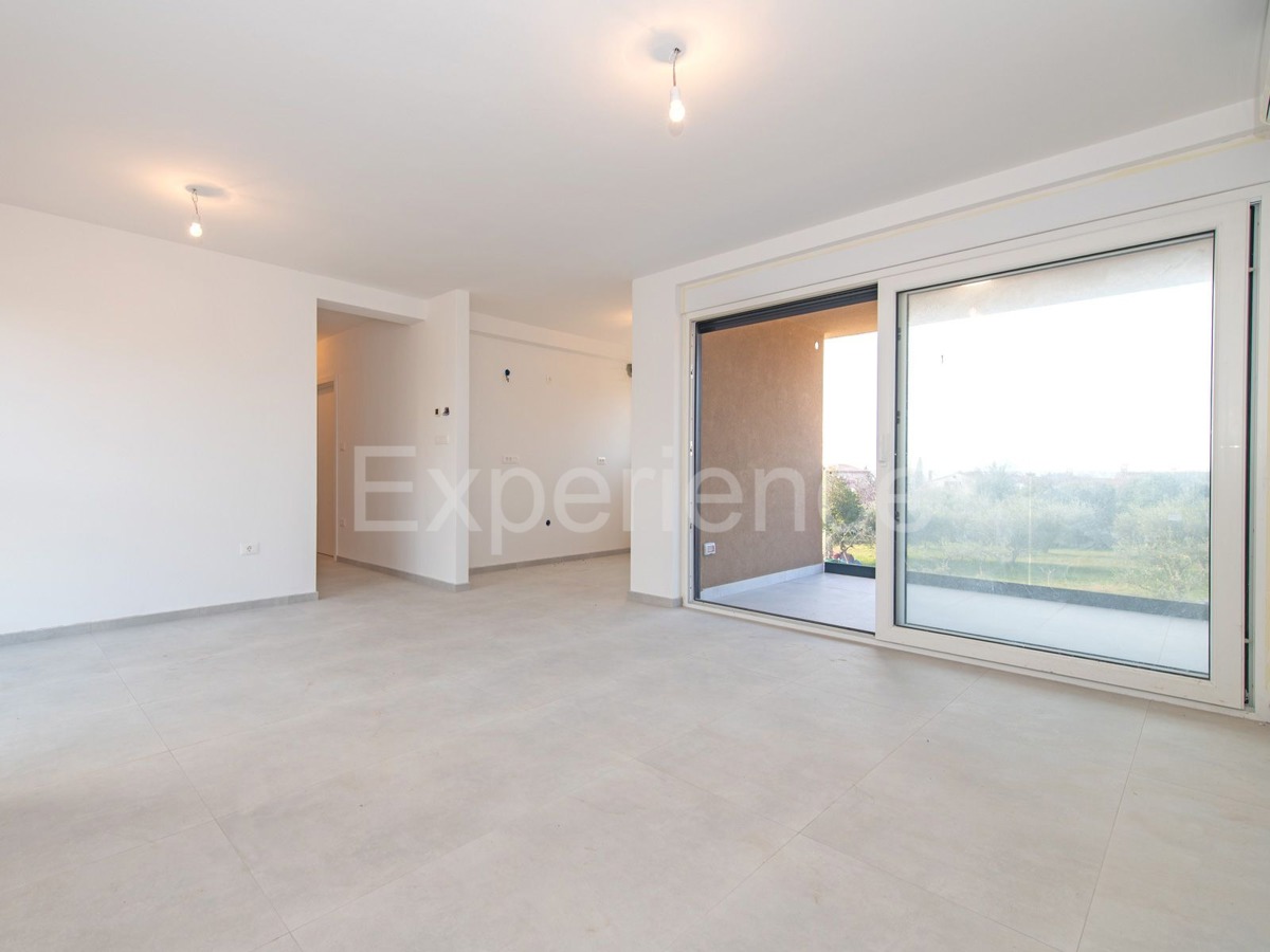 Vicino a Parenzo - a circa 1.8 km dal mare, appartamento con GIARDINO!