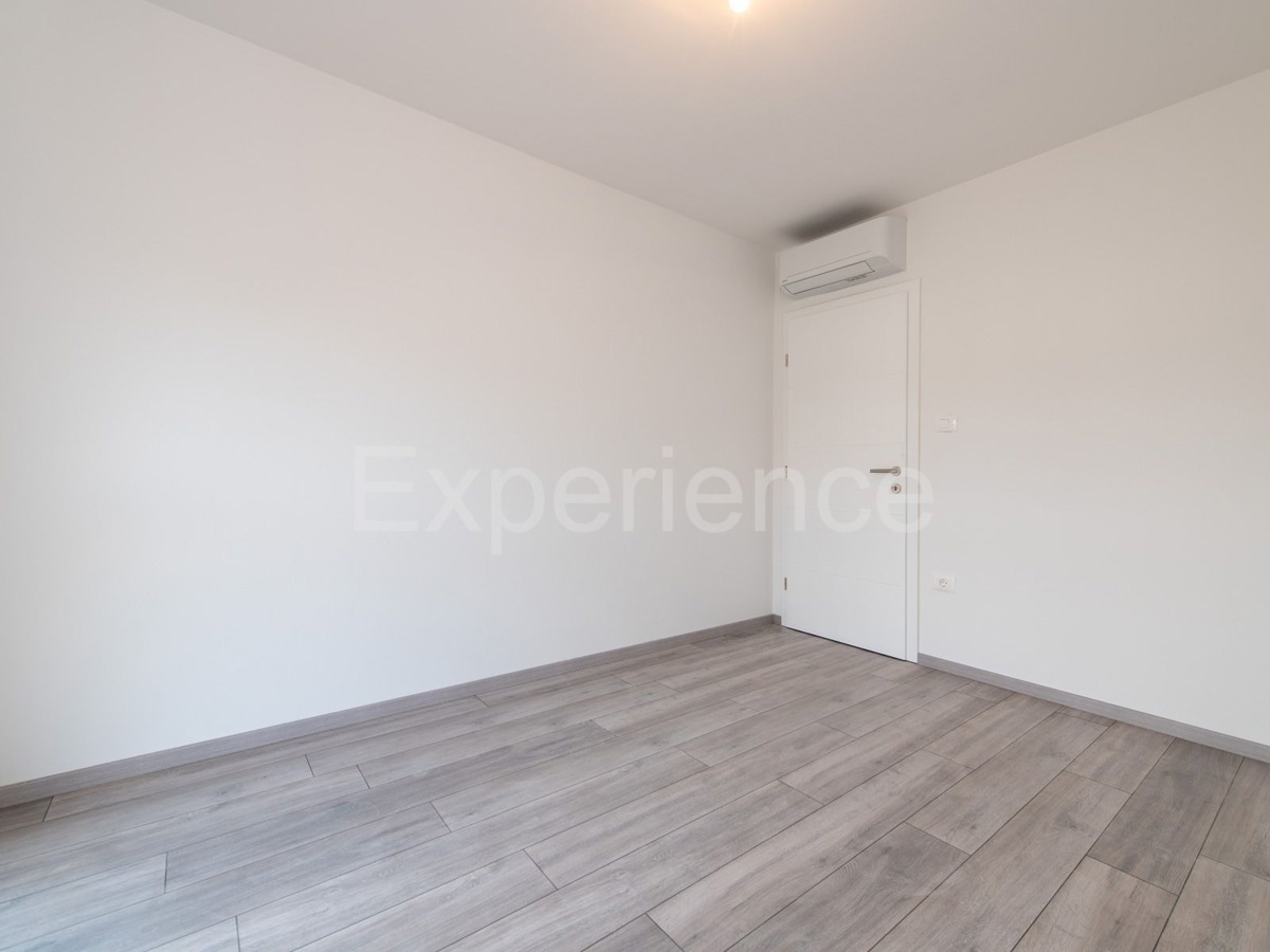 Vicino a Parenzo - a circa 1.8 km dal mare, appartamento con GIARDINO!