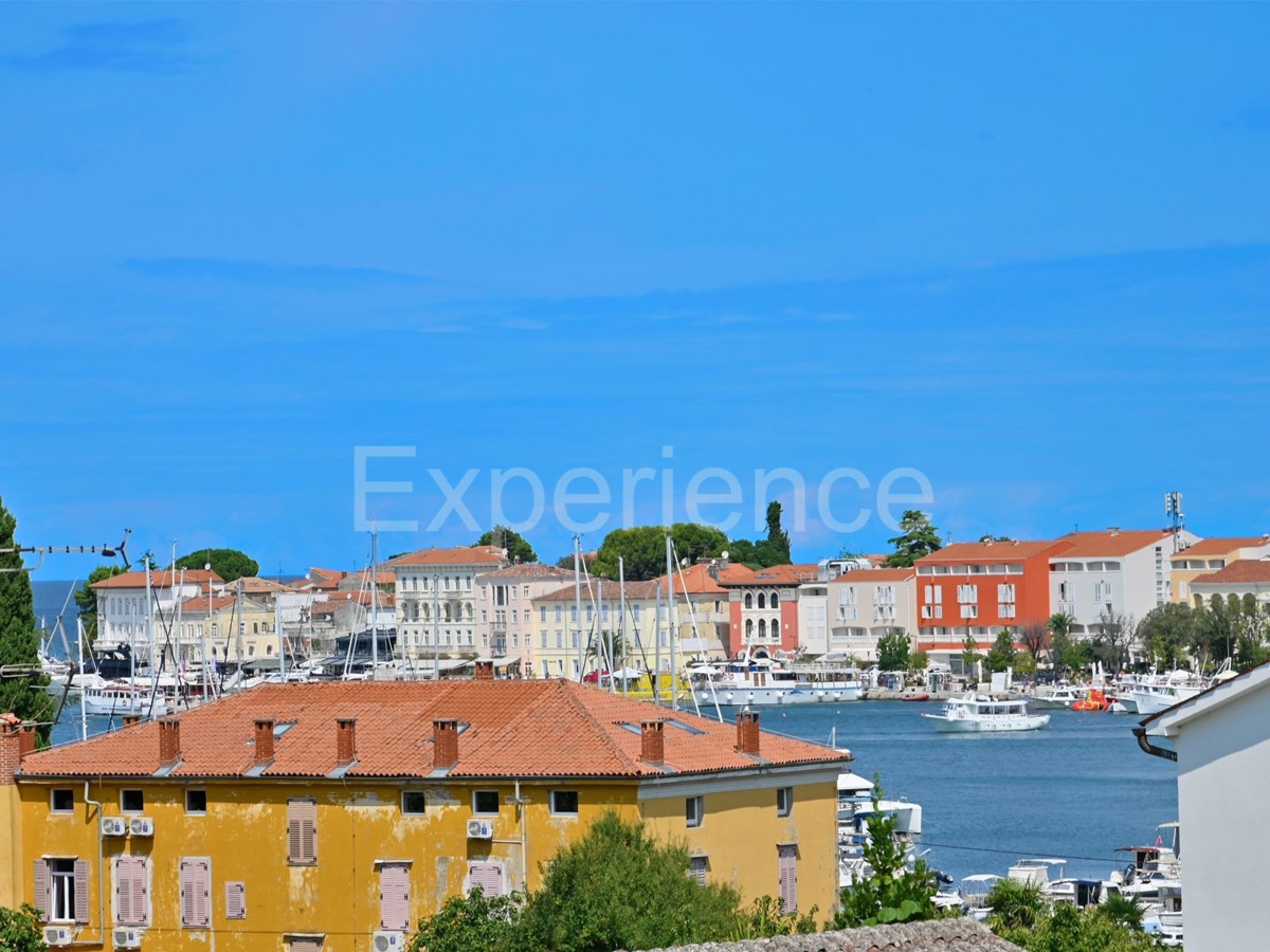 Appartamento di lusso con garage – a soli 350 m dalla spiaggia e dal centro di Parenzo!