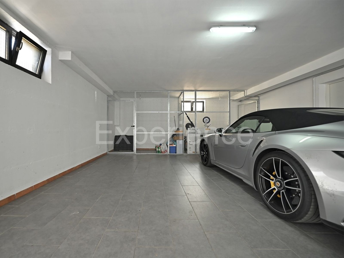 Appartamento di lusso con garage – a soli 350 m dalla spiaggia e dal centro di Parenzo!