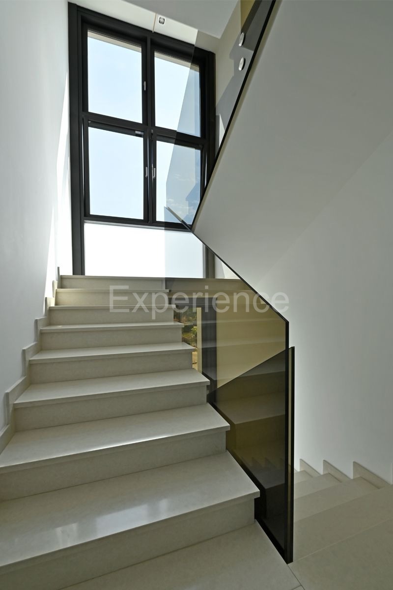 Appartamento di lusso con garage – a soli 350 m dalla spiaggia e dal centro di Parenzo!