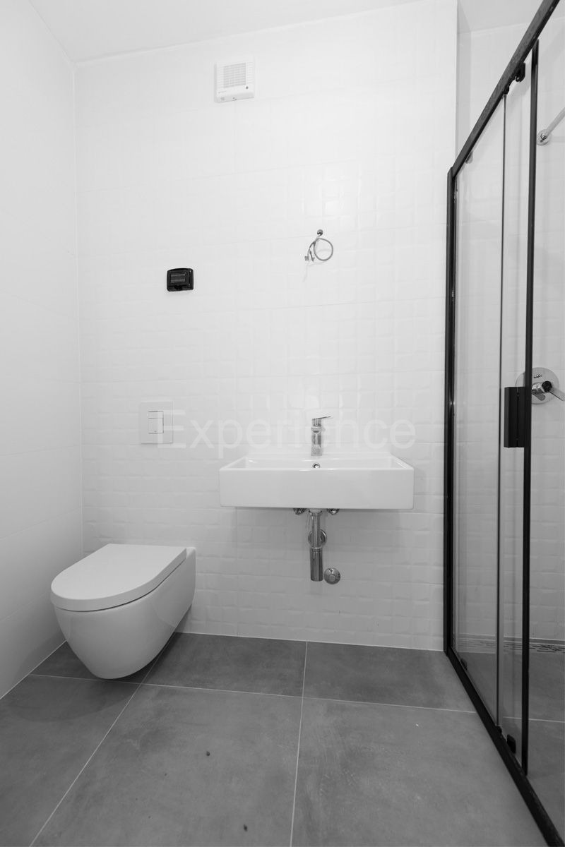 ISTRIA, Umago - appartamento in un nuovo edificio con ampio balcone, 2. piano, ASCENSORE