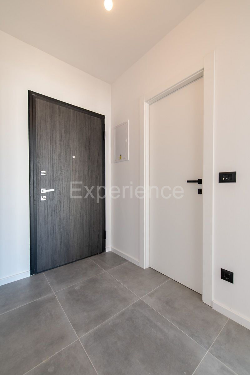 ISTRIA, Umago - appartamento in un nuovo edificio con ampio balcone, 2. piano, ASCENSORE