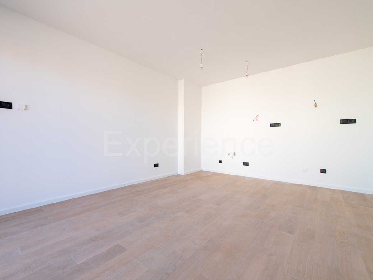 ISTRIA, Umago - appartamento in un nuovo edificio con ampio balcone, 2. piano, ASCENSORE