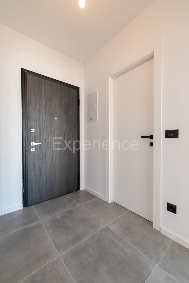 ISTRIA, Umago - appartamento in un nuovo edificio con ampio balcone, 2. piano, ASCENSORE