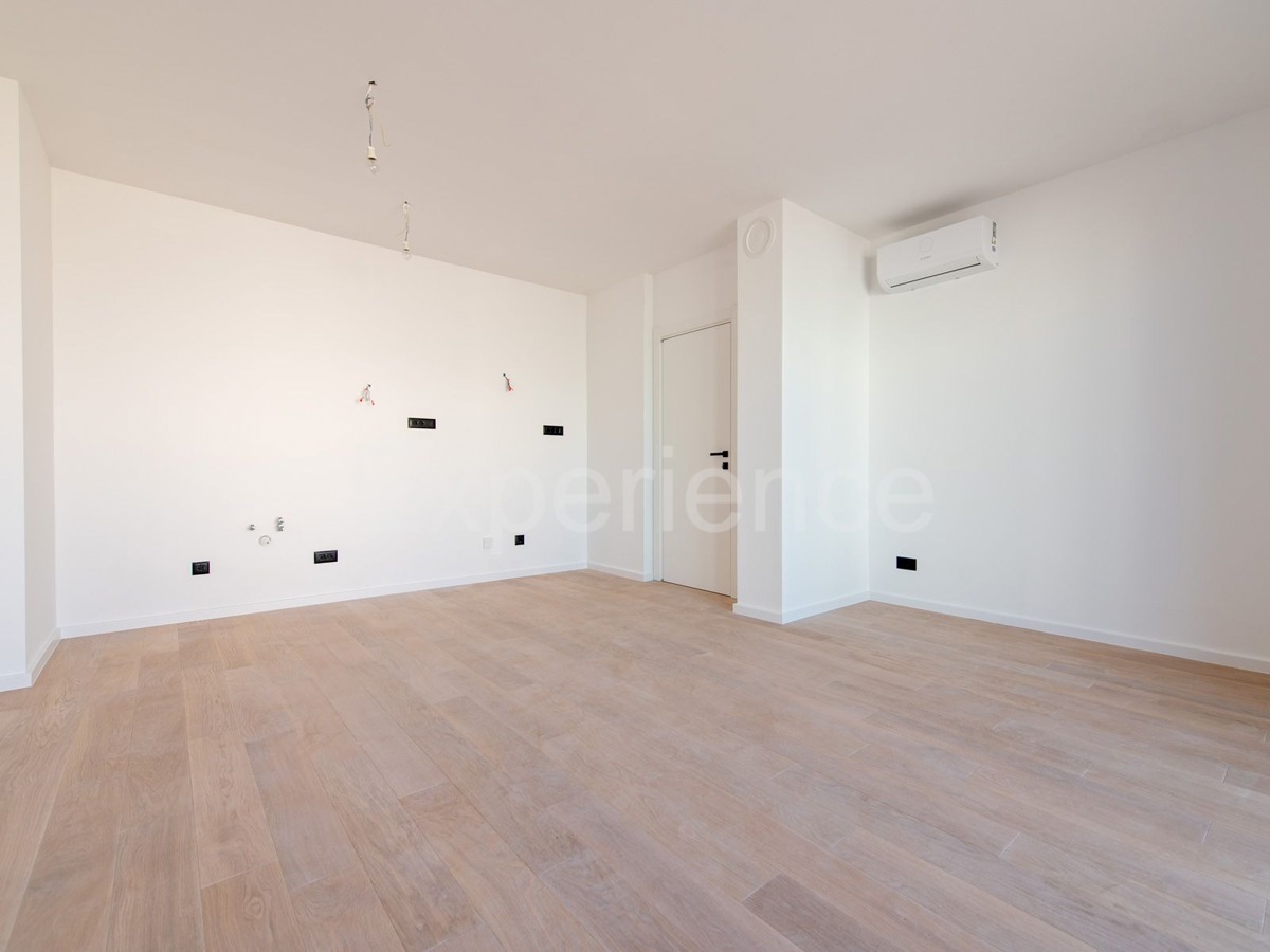 ISTRIA, Umago - appartamento in un nuovo edificio con ampio balcone, 2. piano, ASCENSORE