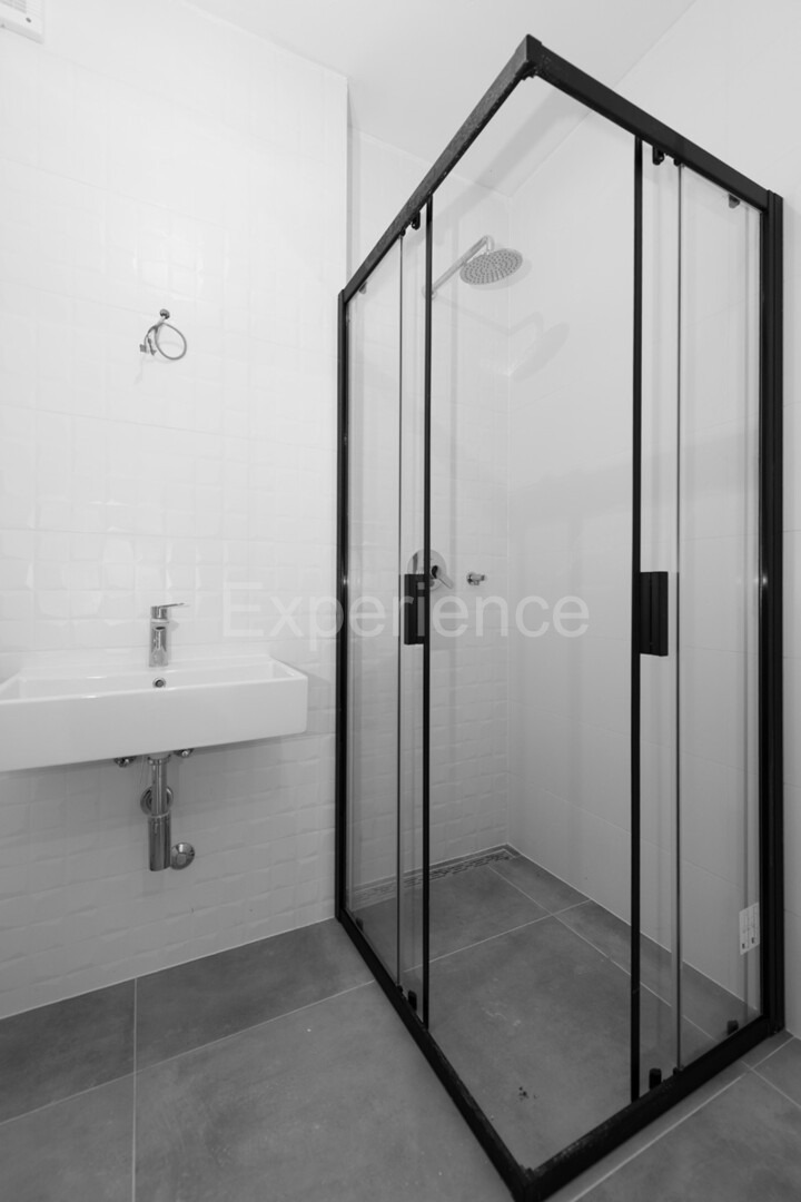 ISTRIA, Umago - appartamento in un nuovo edificio con ampio balcone, 2. piano, ASCENSORE