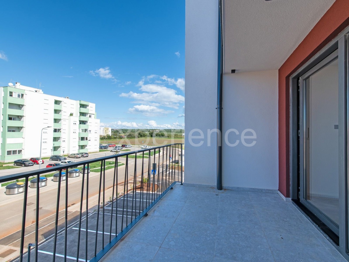 ISTRIA, Umago - appartamento in un nuovo edificio con ampio balcone, 2. piano, ASCENSORE