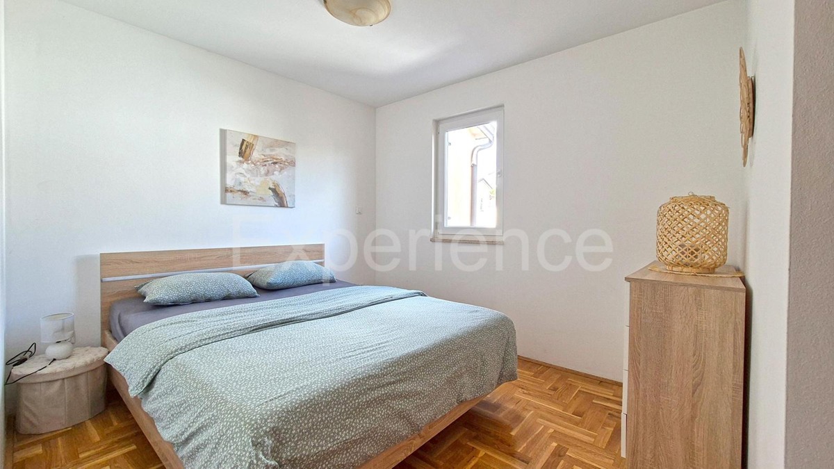 ISTRIA, vicino a Parenzo – a circa 1 km dal mare, casa bifamiliare con giardino!