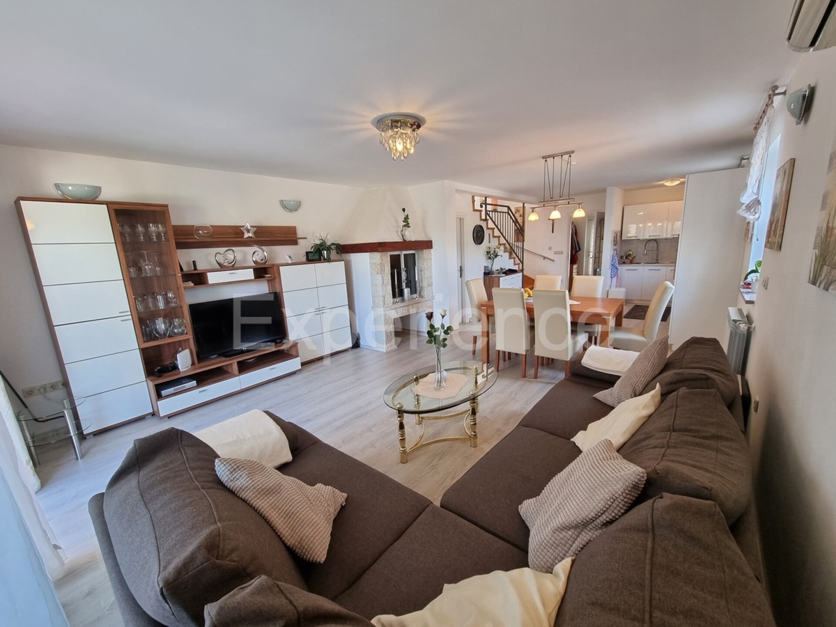 ISTRIA, vicino a Parenzo - a 2 km dal mare, attraente CASA CON GIARDINO!