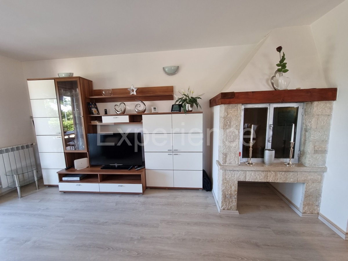 ISTRIA, vicino a Parenzo - a 2 km dal mare, attraente CASA CON GIARDINO!