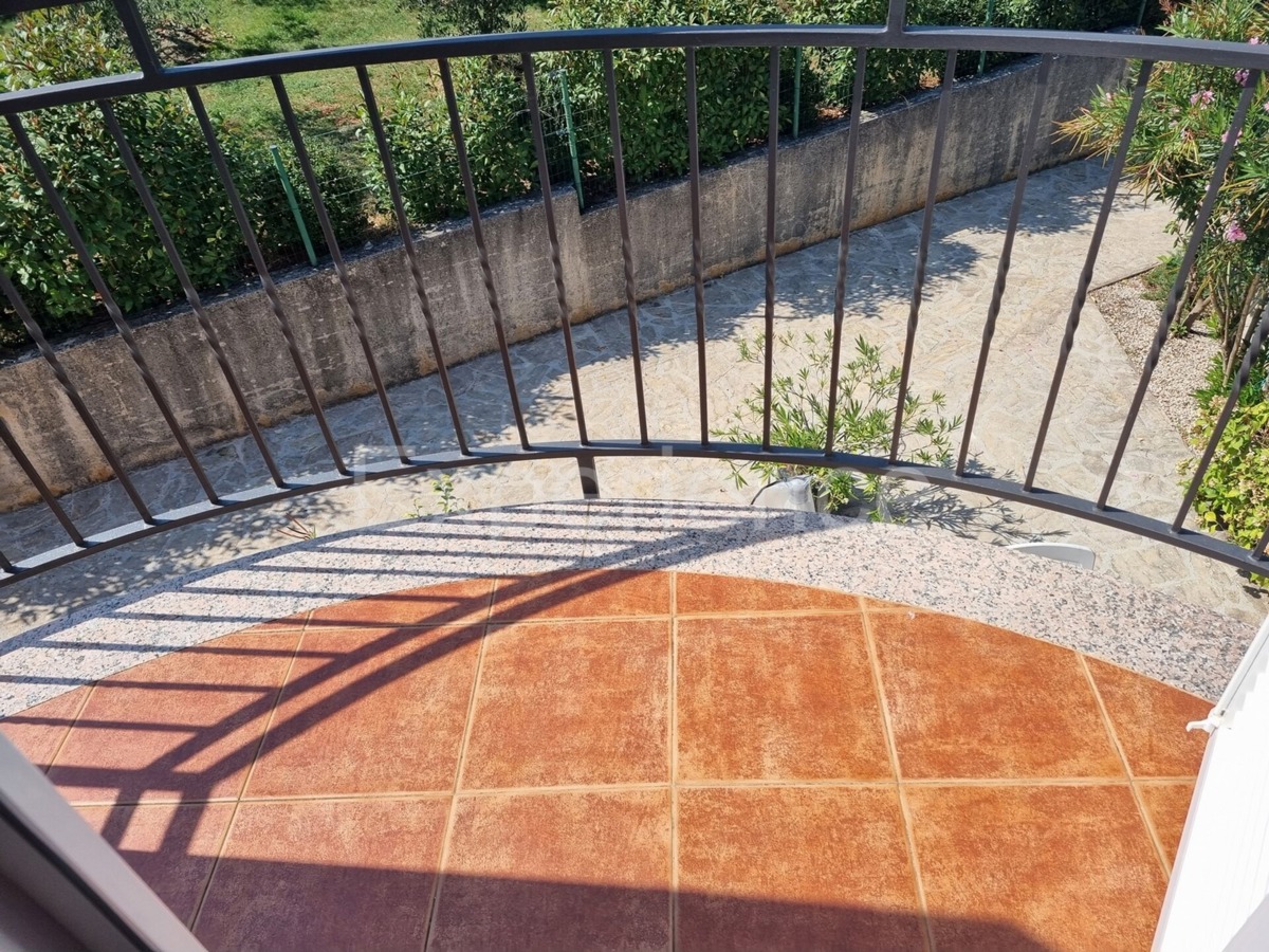 ISTRIA, vicino a Parenzo - a 2 km dal mare, attraente CASA CON GIARDINO!