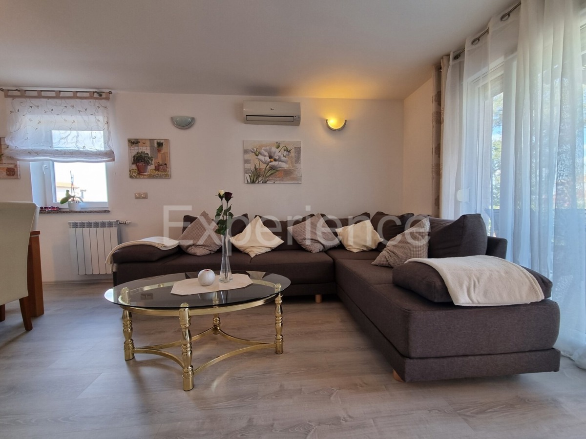 ISTRIA, vicino a Parenzo - a 2 km dal mare, attraente CASA CON GIARDINO!