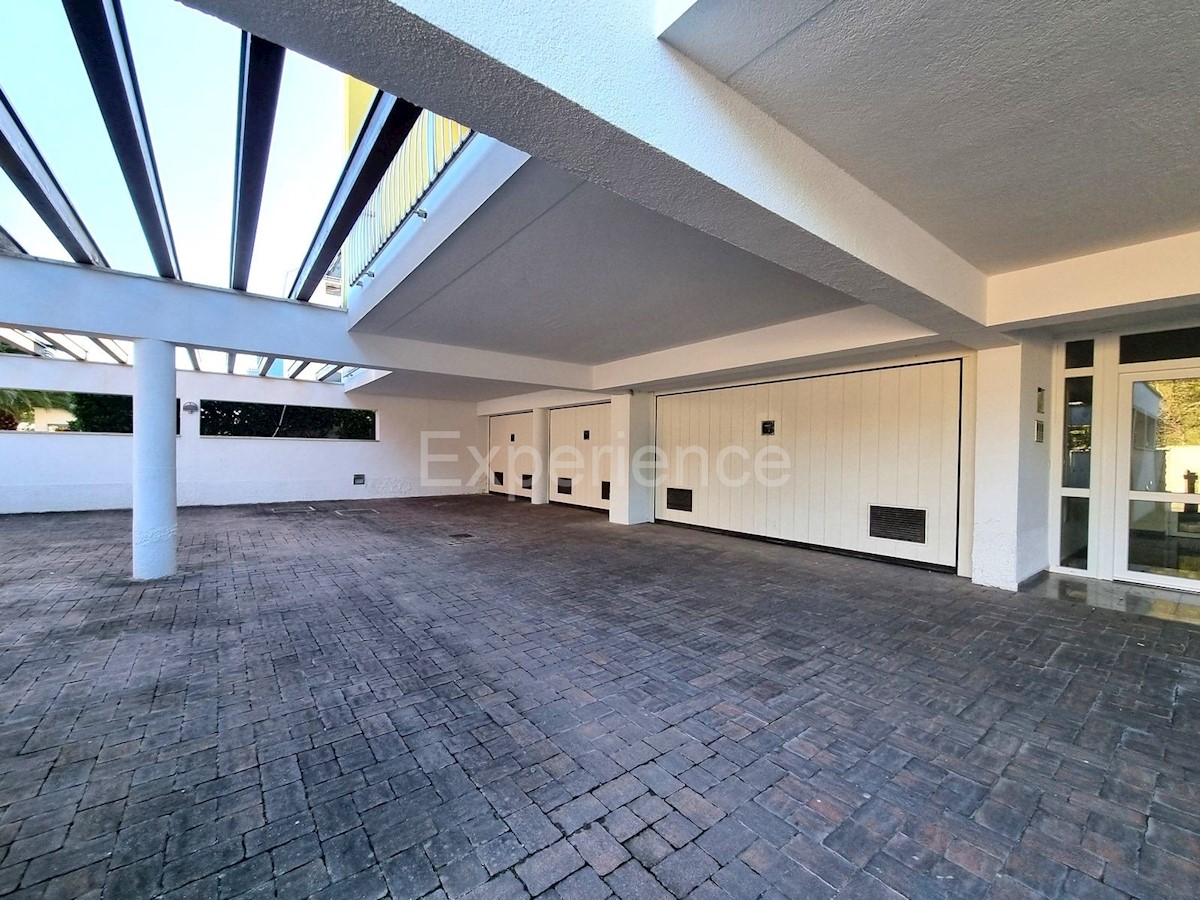 Crveni vrh - appartamento con spaziosa terrazza, VISTA MARE!