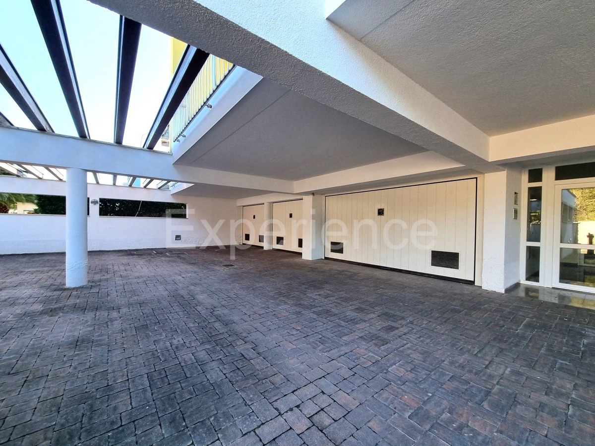 Crveni vrh - appartamento con spaziosa terrazza, VISTA MARE!