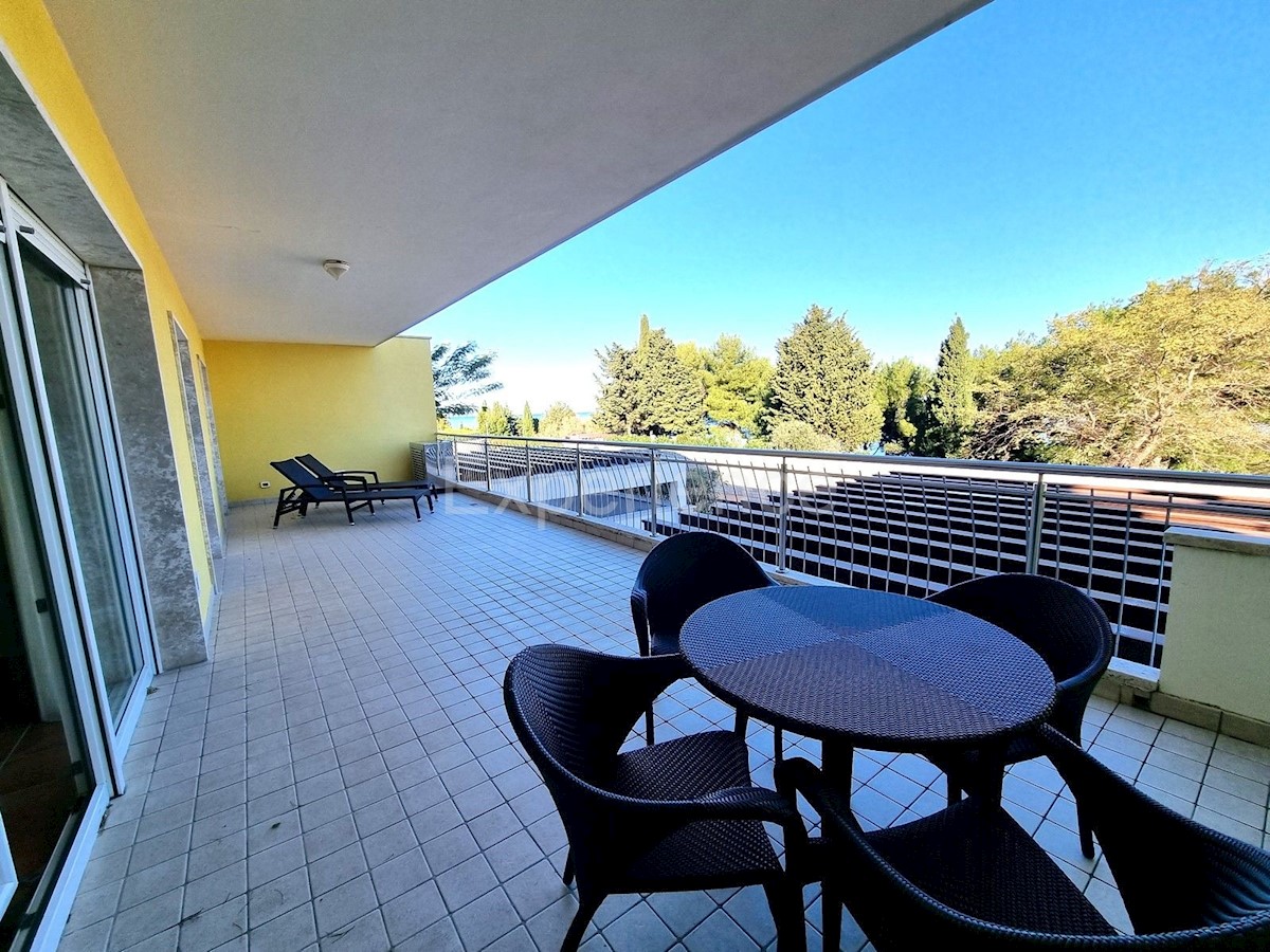 Crveni vrh - appartamento con spaziosa terrazza, VISTA MARE!