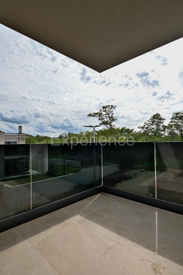 ISTRIA! Umago - cca. 2 km dal mare, appartamento in un edificio di nuova costruzione