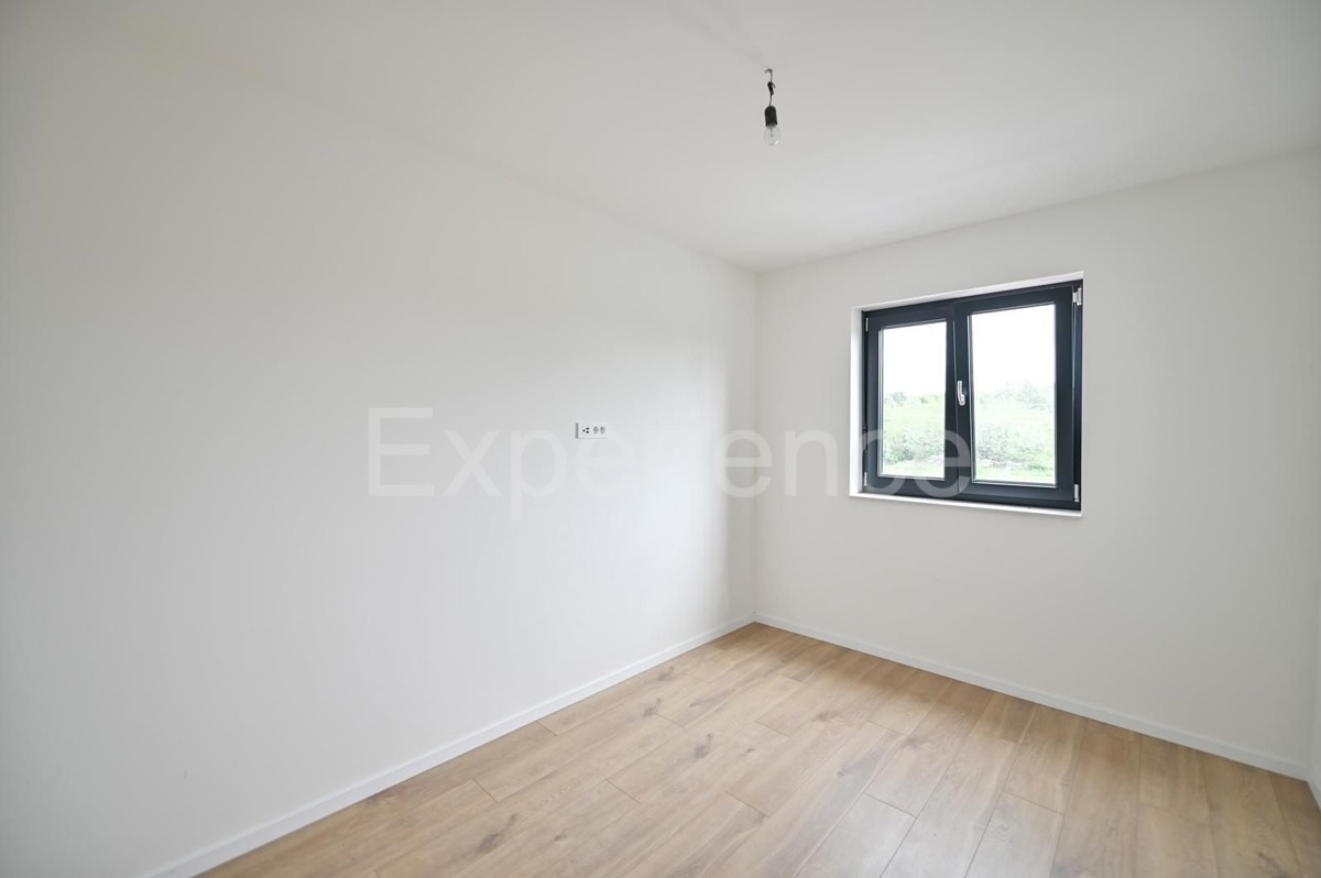 ISTRIA! Umago - cca. 2 km dal mare, appartamento in un edificio di nuova costruzione