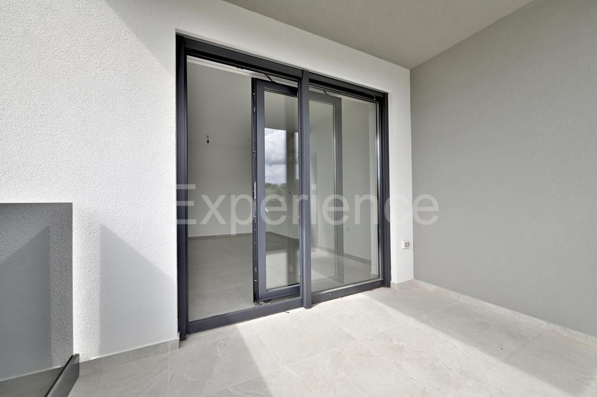 ISTRIA! Umago - cca. 2 km dal mare, appartamento in un edificio di nuova costruzione