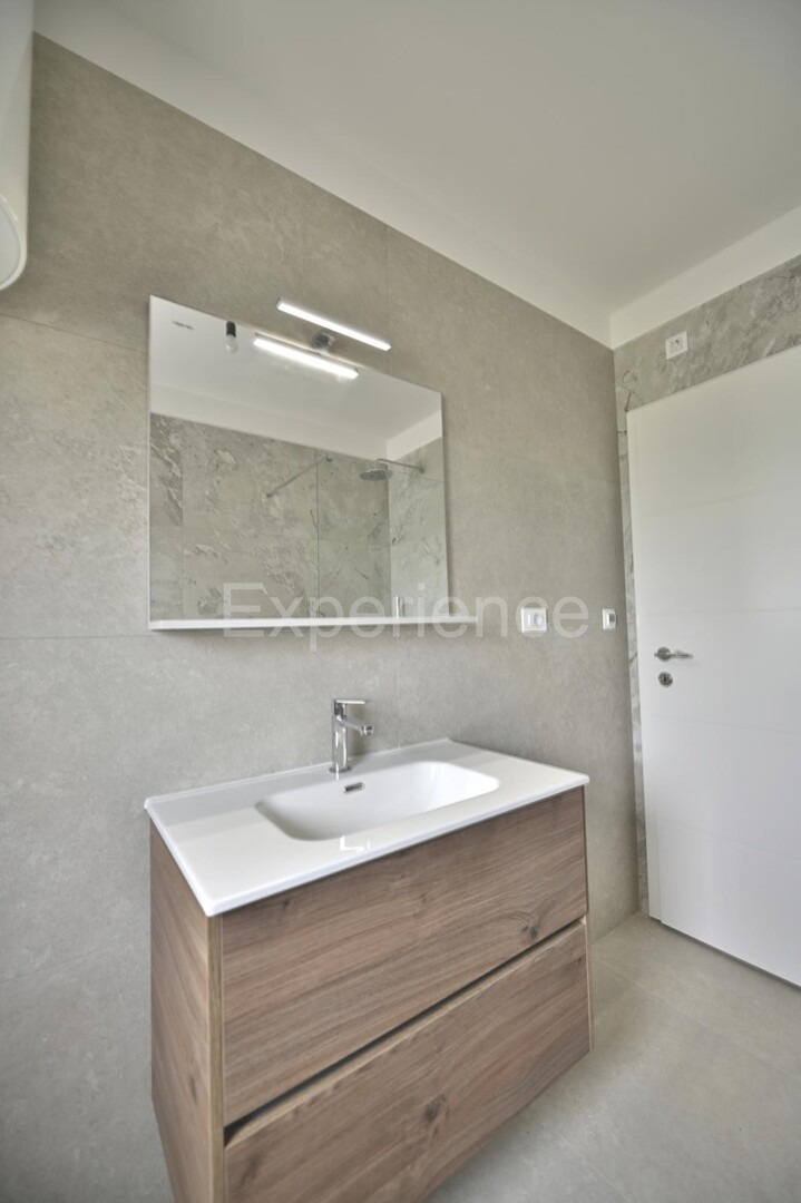 ISTRIA! Umago - cca. 2 km dal mare, appartamento in un edificio di nuova costruzione