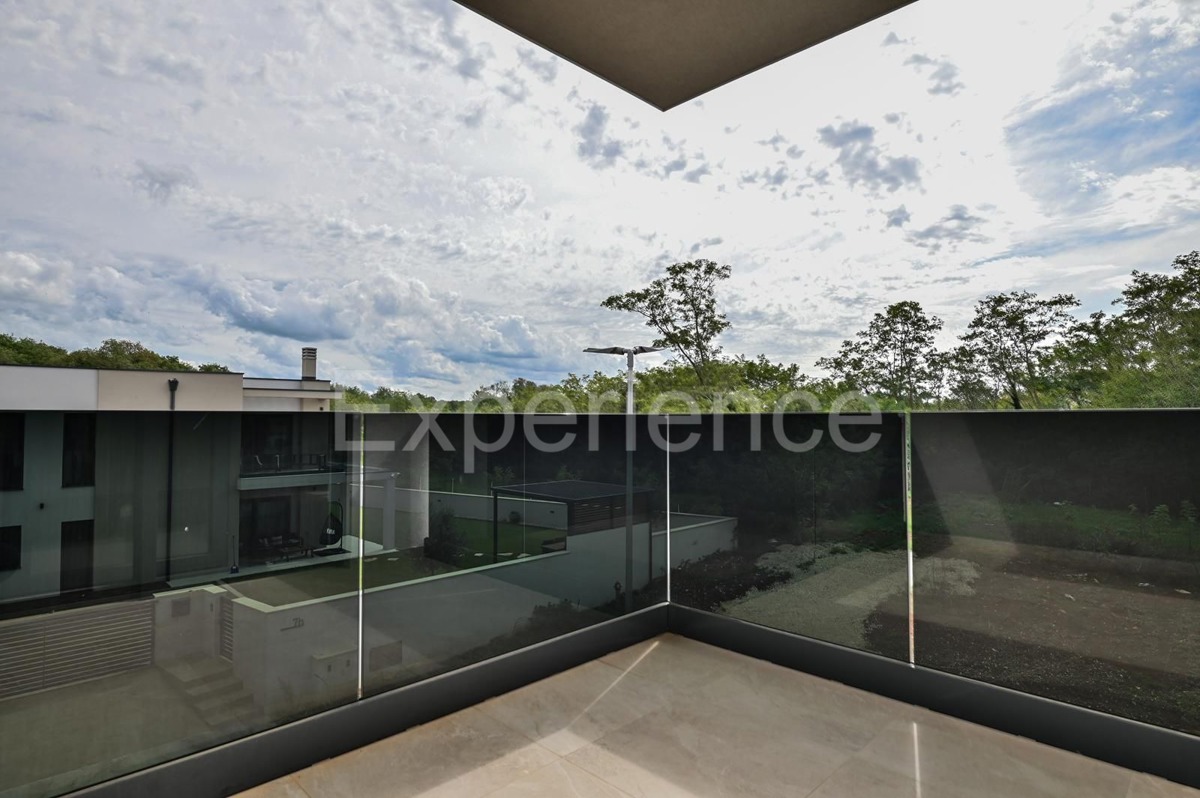 ISTRIA! Umago - cca. 2 km dal mare, appartamento in un edificio di nuova costruzione