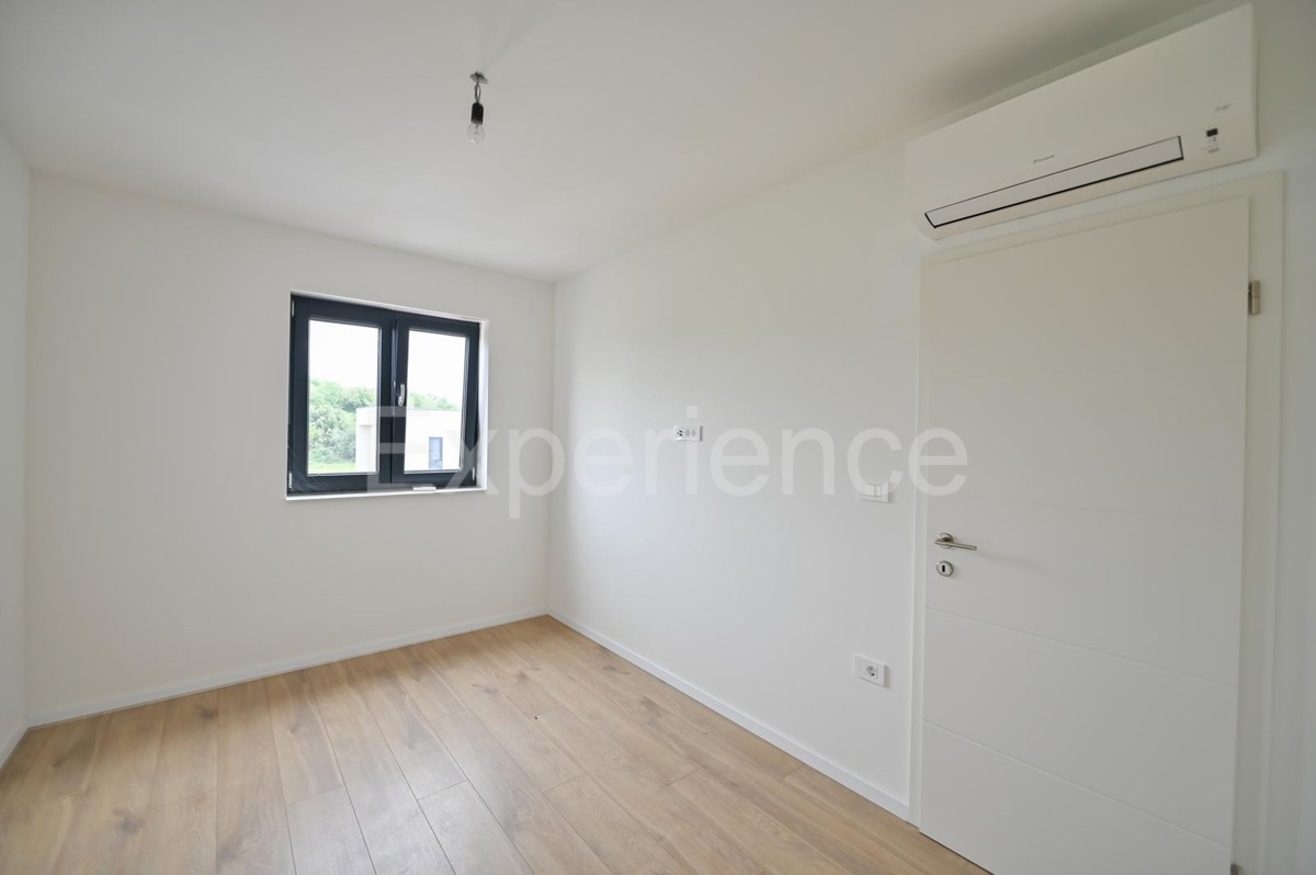 ISTRIA! Umago - cca. 2 km dal mare, appartamento in un edificio di nuova costruzione