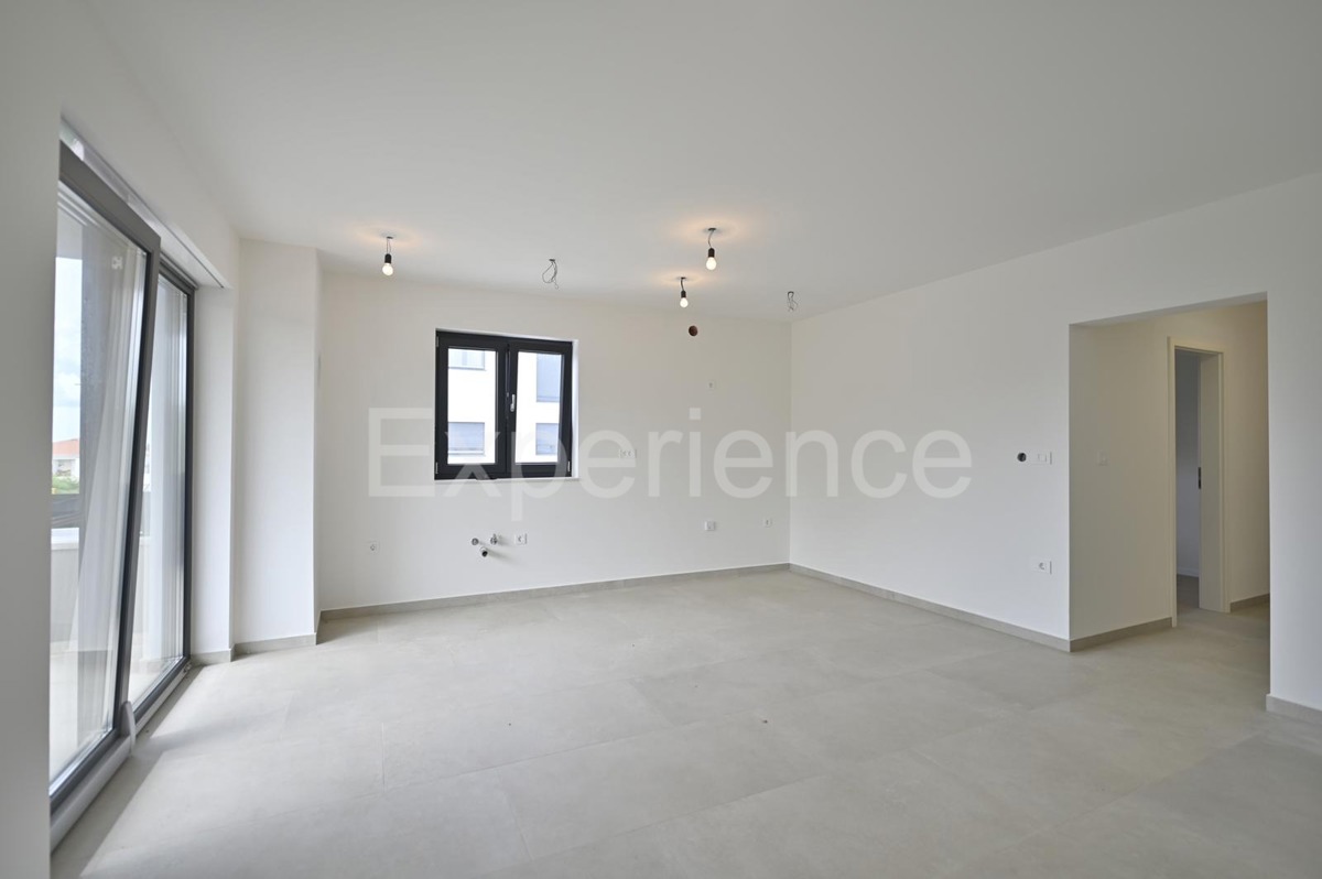 ISTRIA! Umago - cca. 2 km dal mare, appartamento in un edificio di nuova costruzione