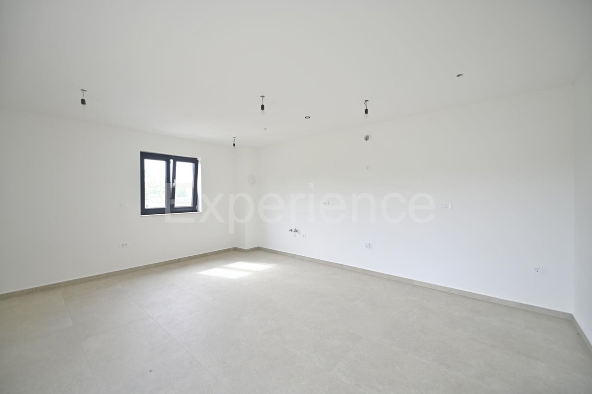 ISTRIA! Umago - cca. 2 km dal mare, appartamento in un edificio di nuova costruzione