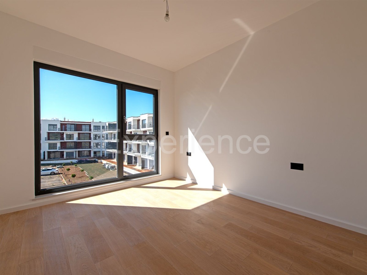 ISTRIA, Umago - appartamento in un nuovo edificio con garage, 3. piano, ASCENSORE!