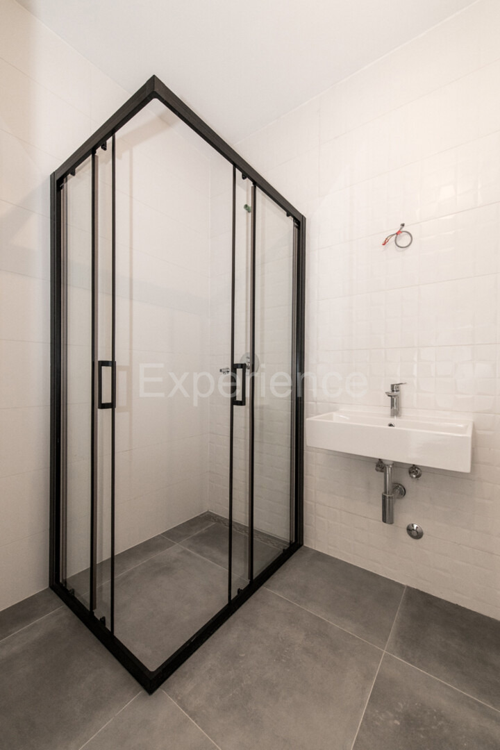 ISTRIA, Umago - appartamento in un nuovo edificio con garage, 3. piano, ASCENSORE!