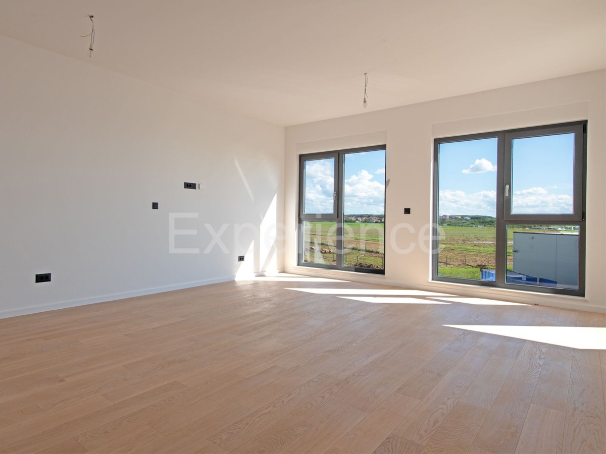 ISTRIA, Umago - appartamento in un nuovo edificio con garage, 3. piano, ASCENSORE!