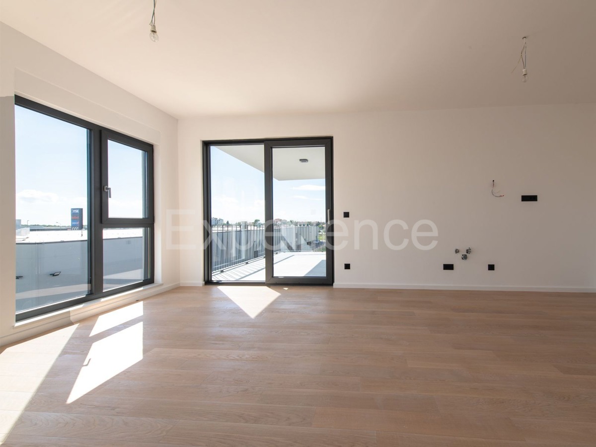 ISTRIA, Umago - appartamento in un nuovo edificio con garage, 3. piano, ASCENSORE!