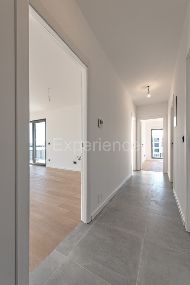 ISTRIA, Umago - appartamento in un nuovo edificio con garage, 3. piano, ASCENSORE!