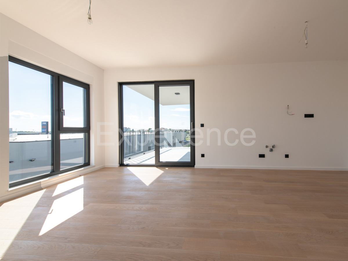 ISTRIA, Umago - appartamento in un nuovo edificio con garage, 3. piano, ASCENSORE!