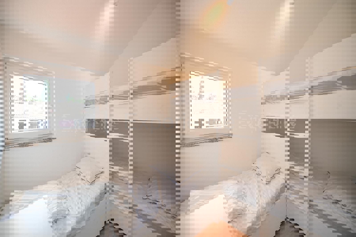 Červar Porat - elegante APPARTAMENTO CON GIARDINO, completamente ristrutturato!