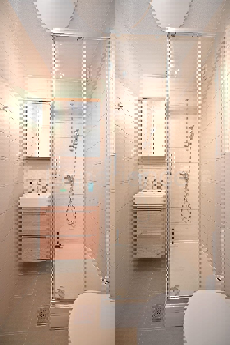 Červar Porat - elegante APPARTAMENTO CON GIARDINO, completamente ristrutturato!