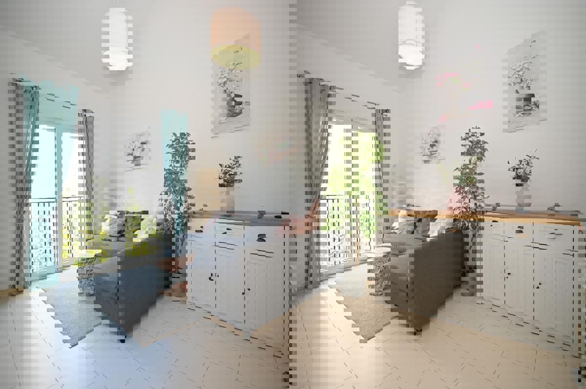 Červar Porat - elegante APPARTAMENTO CON GIARDINO, completamente ristrutturato!