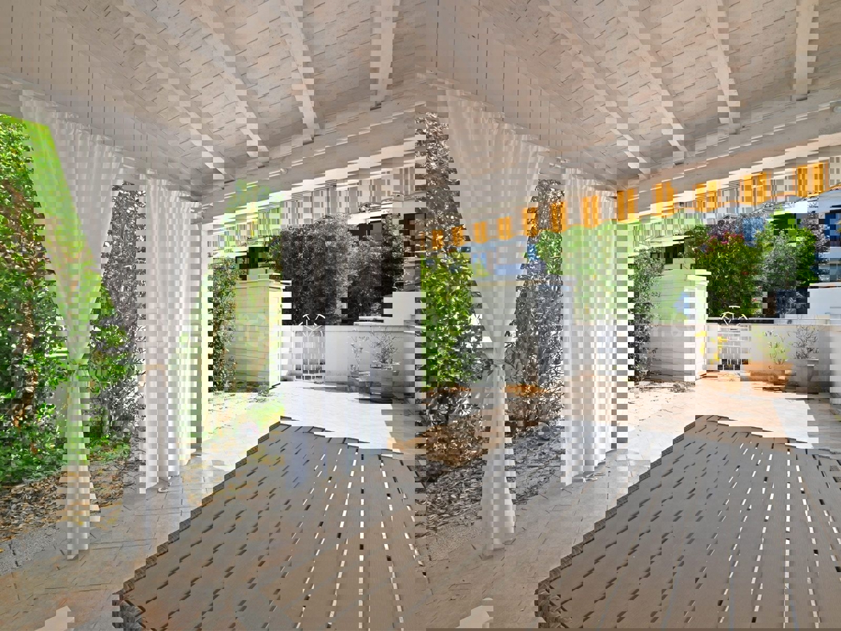 Červar Porat - elegante APPARTAMENTO CON GIARDINO, completamente ristrutturato!