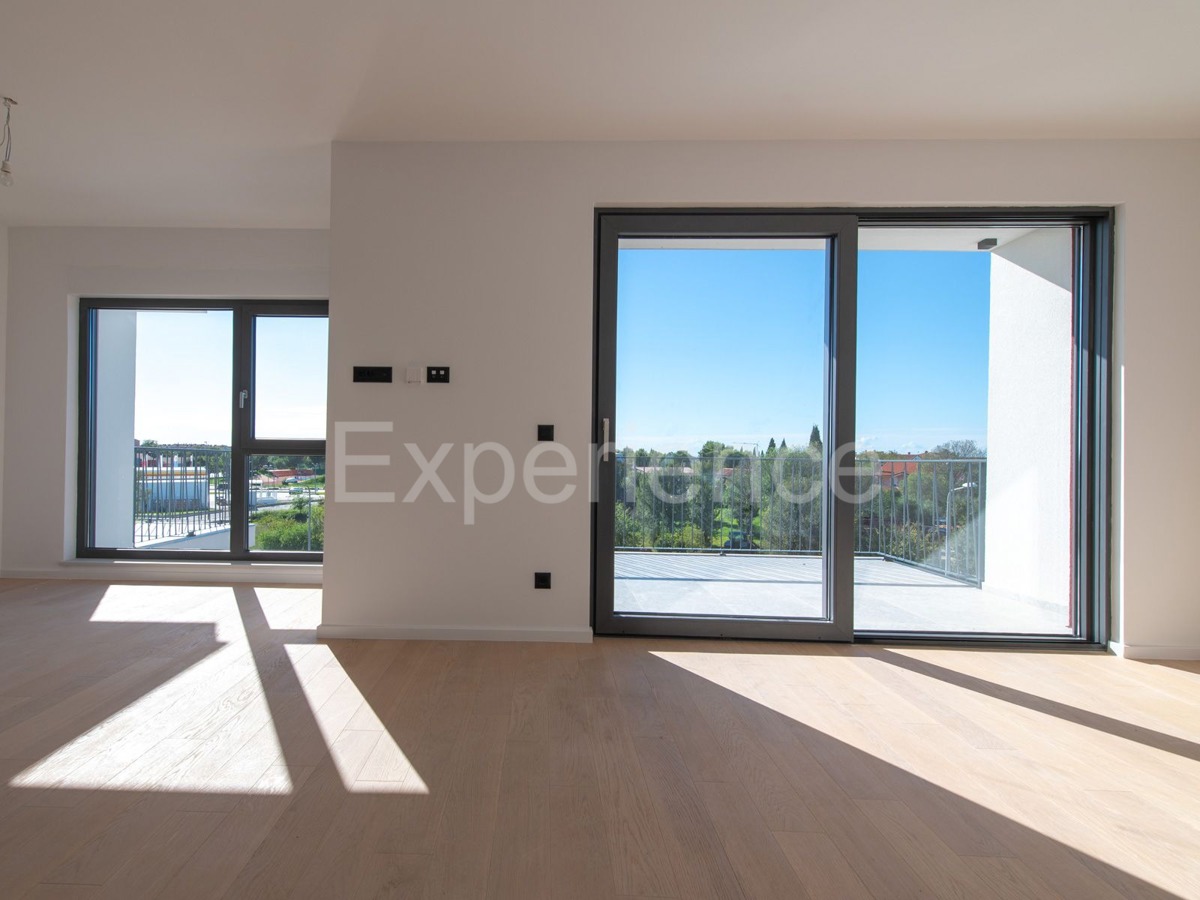 ISTRIA, Umago - appartamento in un nuovo edificio, 3 camere da letto, 3. piano, ASCENSORE, garage!